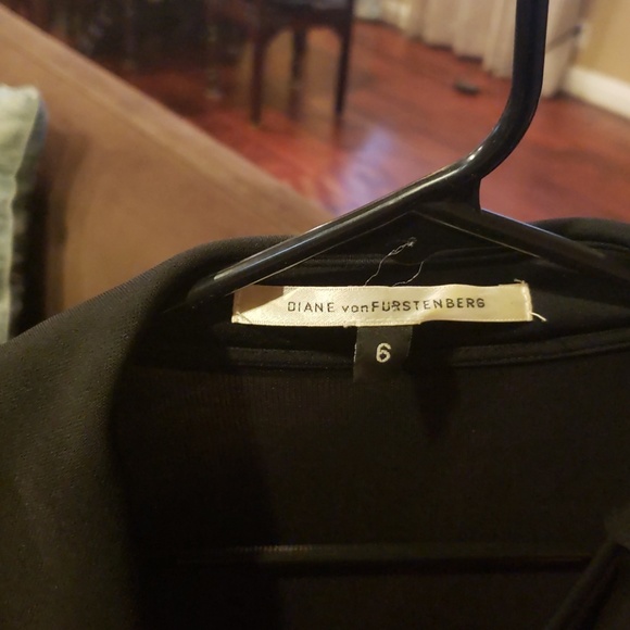 Dianne Von Furstenberg black wrap dress sz6 - Picture 3 of 4